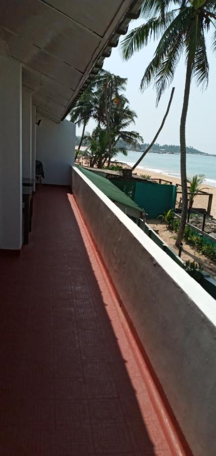 New Seaside Inn 希克杜沃 外观 照片